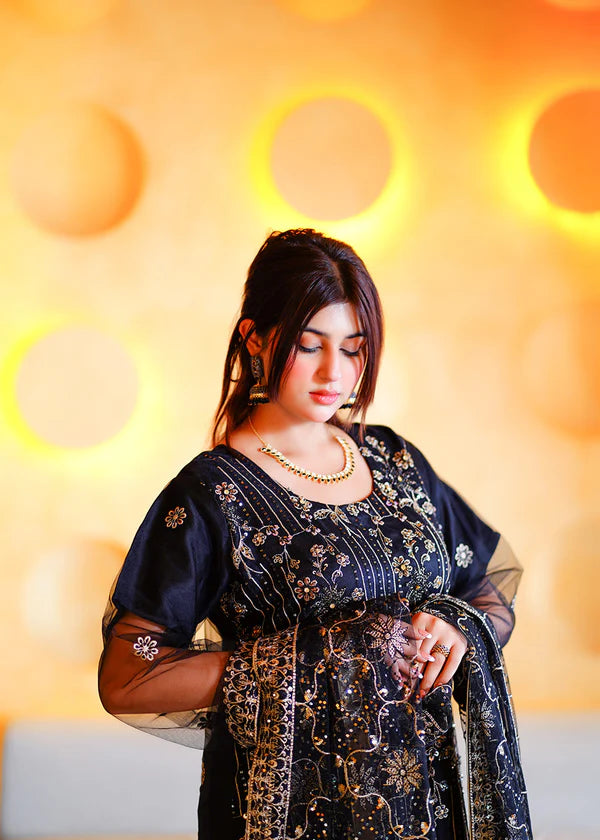 Embrioderd Suit with heavy Shawl | 3 pcs suit